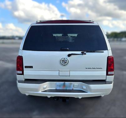 2005 Cadillac Escalade Base