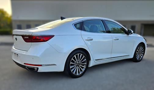 2017 Kia Cadenza Premium