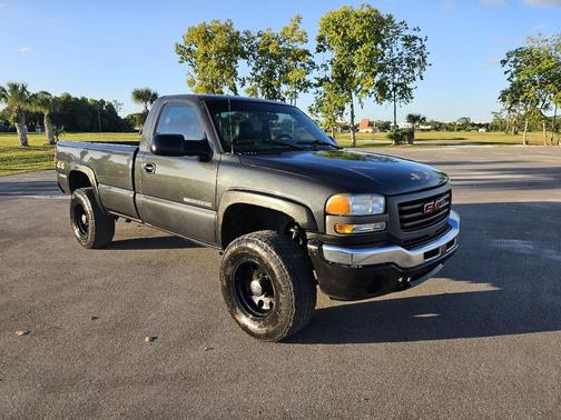 2004 GMC Sierra 2500 Work Truck