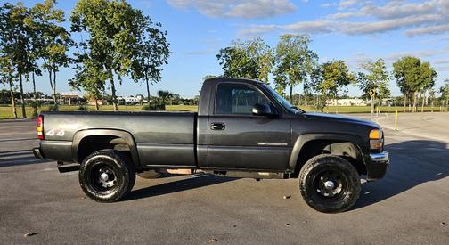 2004 GMC Sierra 2500 Work Truck