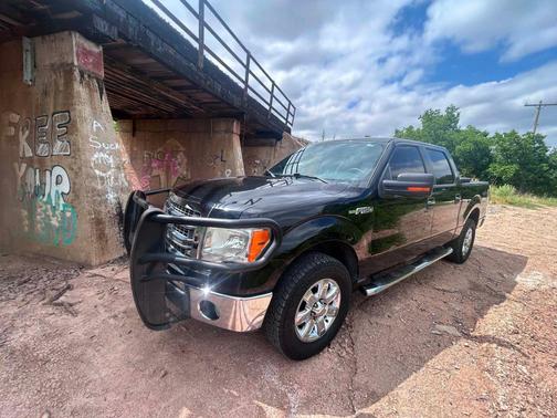 Black 2013 Ford F-150 XLT
