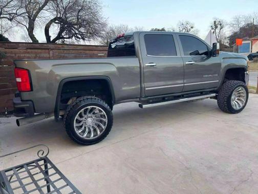 2018 GMC Sierra 2500 Denali
