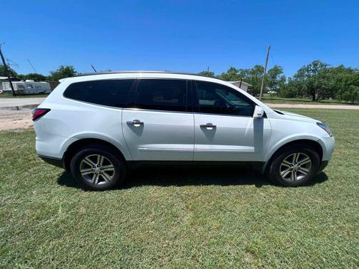 White 2016 Chevrolet Traverse 1LT