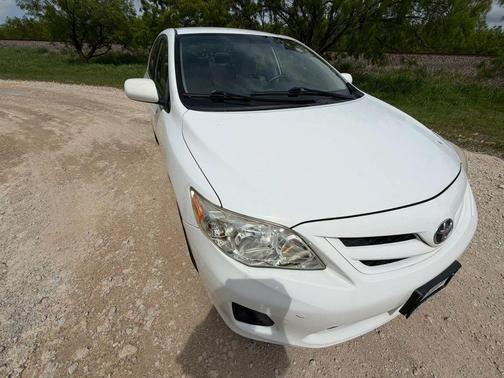 2011 Toyota Corolla LE