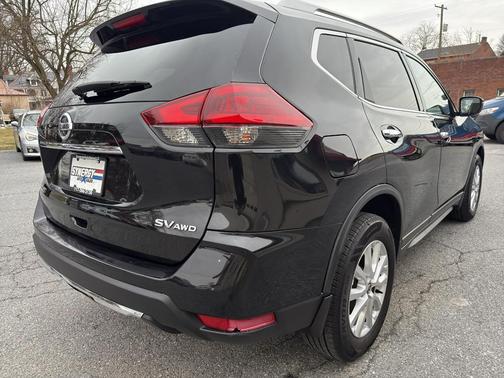 2018 Nissan Rogue SV