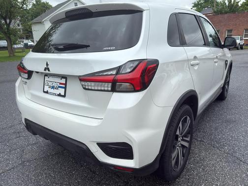 Pearl White 2020 Mitsubishi Outlander Sport 2.0 ES