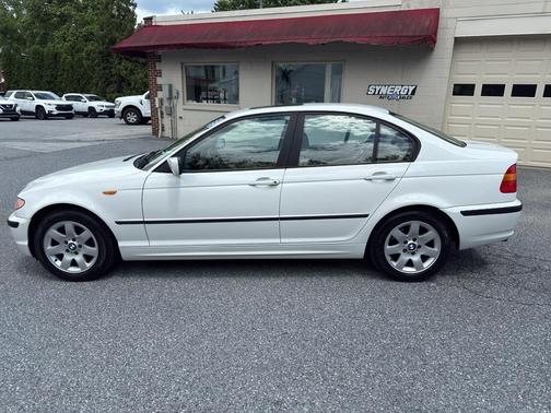 Alpine White 2003 BMW 325 325xi