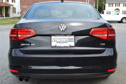 2015 Volkswagen Jetta Auto SE w/Connectivity/Navigation