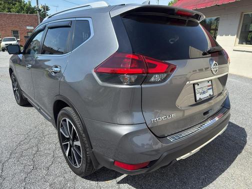 Gun Metallic 2018 Nissan Rogue SL