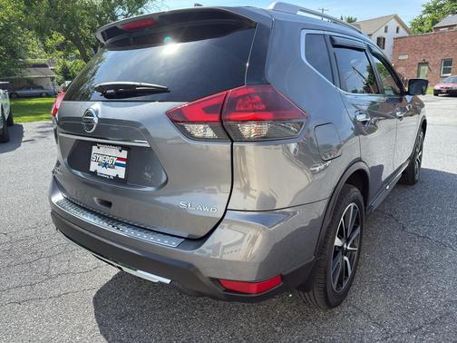 Gun Metallic 2018 Nissan Rogue SL
