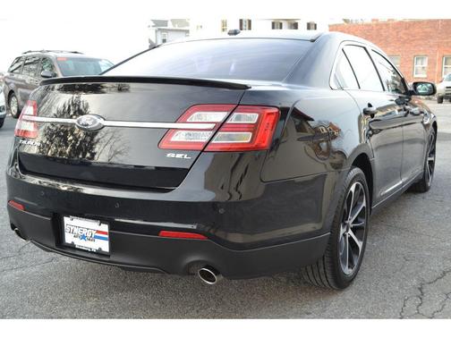 2016 Ford Taurus SEL