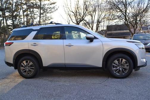 2022 Nissan Pathfinder SV 4WD