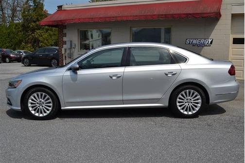 2017 Volkswagen Passat 1.8T SE