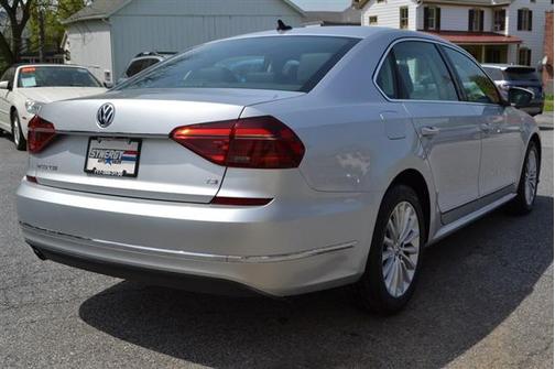 2017 Volkswagen Passat 1.8T SE