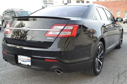 2016 Ford Taurus SEL