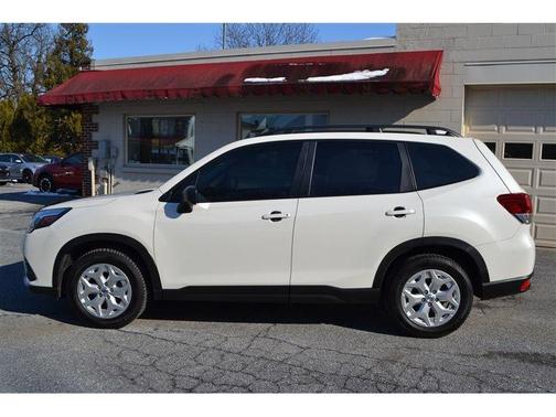 2023 Subaru Forester Base