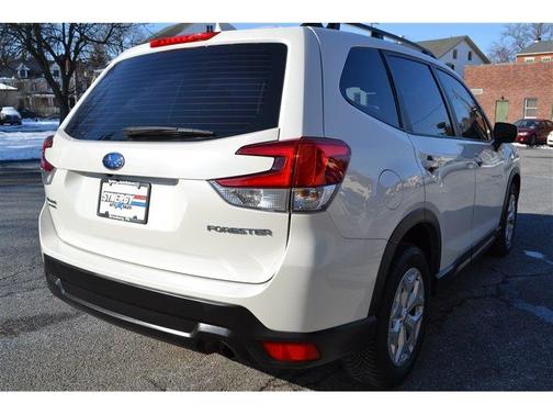 2023 Subaru Forester Base