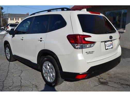 2023 Subaru Forester Base