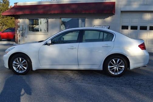 2009 INFINITI G37x Base