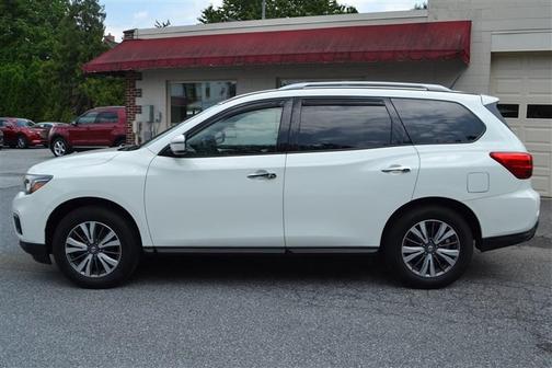 2018 Nissan Pathfinder SV