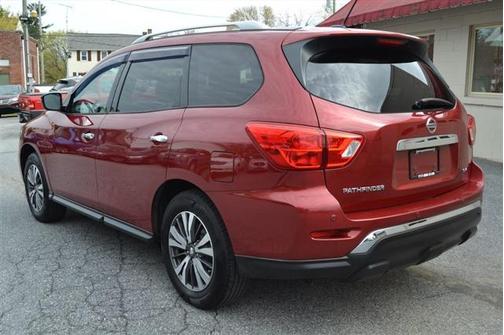 2017 Nissan Pathfinder SV