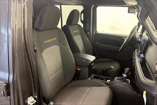 2025 Jeep Gladiator Mojave 4x4