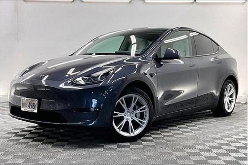 2022 Tesla Model Y Long Range Dual Motor All-Wheel Drive