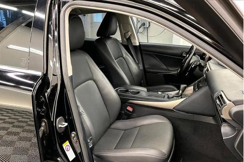 2018 Lexus IS 300 Base