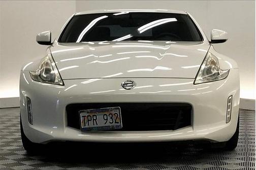 Photo 2 of 29 of 2016 Nissan 370Z Base