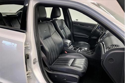 2022 Chrysler 300 S
