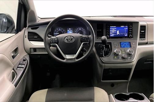 2020 Toyota Sienna LE