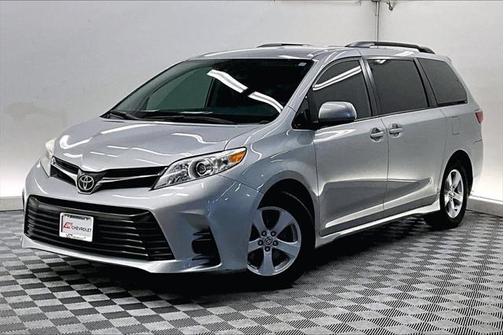 2020 Toyota Sienna LE