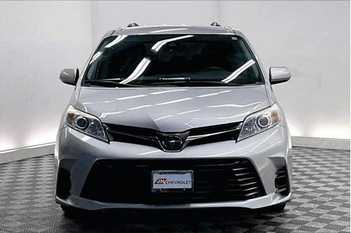 2020 Toyota Sienna LE