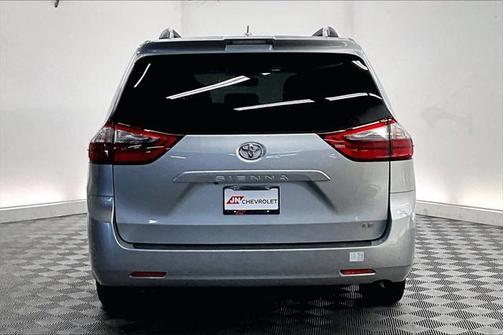 2020 Toyota Sienna LE