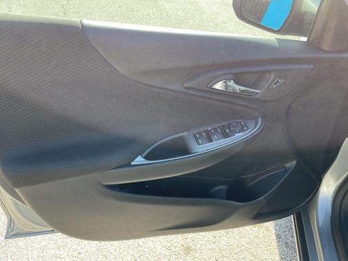 Sterling Gray Metallic 2024 Chevrolet Malibu FWD 1LT