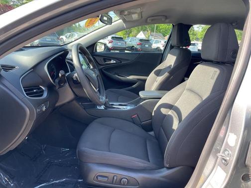 Sterling Gray Metallic 2024 Chevrolet Malibu FWD 1LT