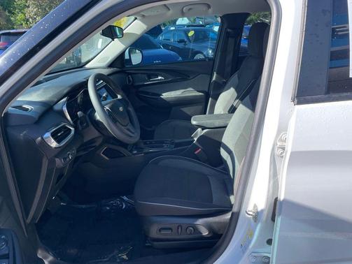 Summit White 2023 Chevrolet Trailblazer LT