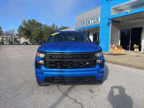 Riptide Blue Metallic 2026 Chevrolet Silverado 1500 Custom