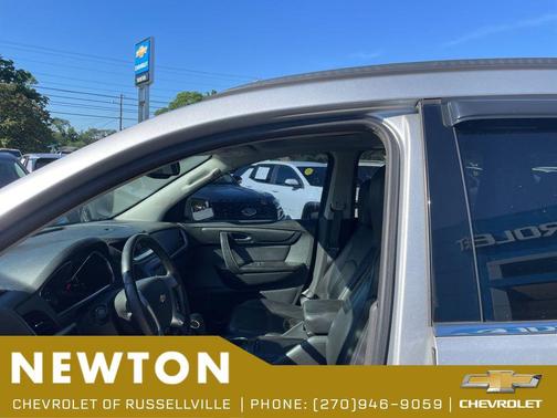 Silver Ice Metallic 2015 Chevrolet Traverse 2LT