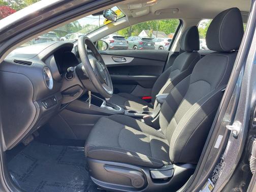 Gravity Gray 2023 Kia Forte LXS