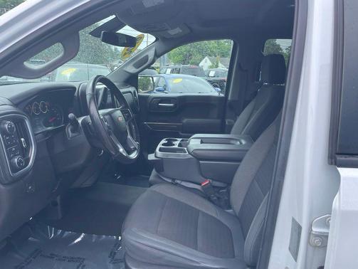 Summit White 2019 Chevrolet Silverado 1500 LT