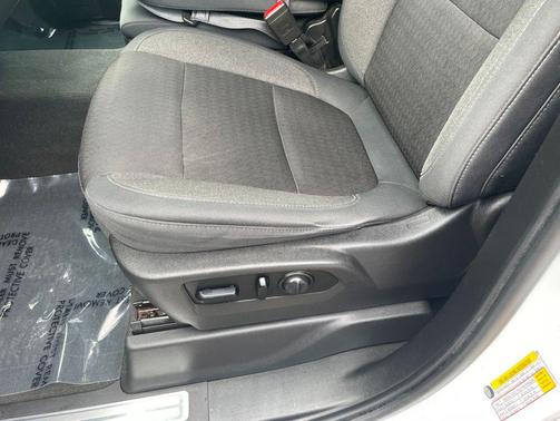 Summit White 2019 Chevrolet Silverado 1500 LT