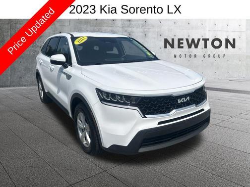 Glacial White Pearl 2023 Kia Sorento LX