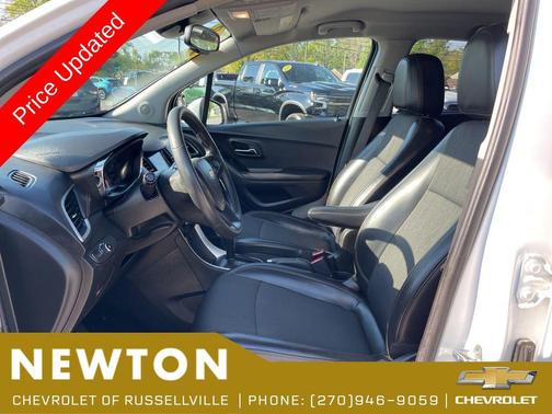 Summit White 2022 Chevrolet Trax LT