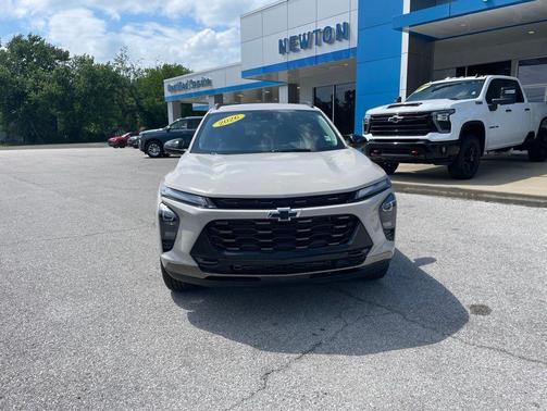 White Sands 2026 Chevrolet Trax FWD ACTIV