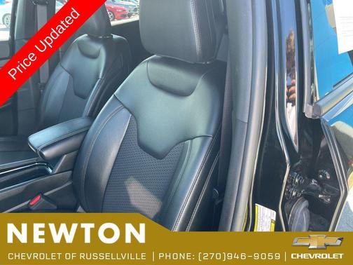 Diamond Black Crystal Pearlcoat 2022 Jeep Compass Latitude