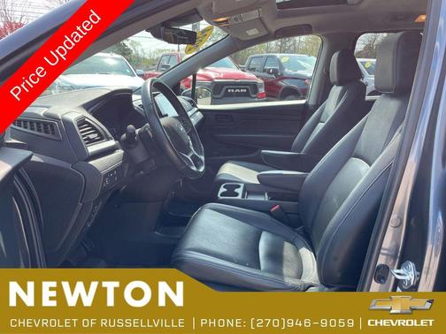 Modern Steel Metallic 2024 Honda Odyssey EX-L