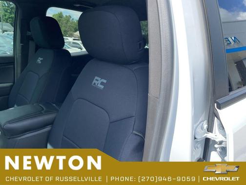 Summit White 2024 GMC Canyon Elevation