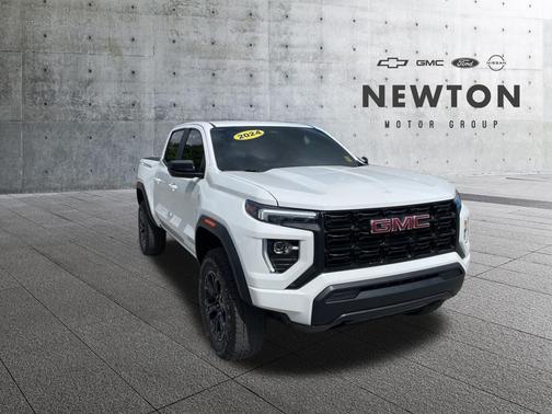 Summit White 2024 GMC Canyon Elevation