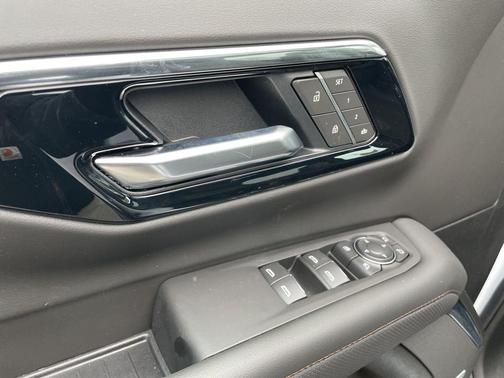 Polar White Tricoat 2026 Chevrolet Suburban High Country, 4WD